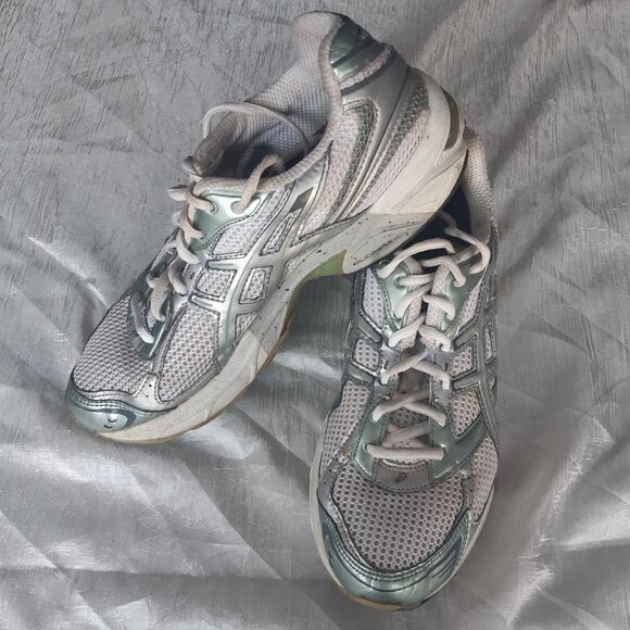 Asics SZ 8.5 Women's Running Shoes White With Soft Aqua Green Trim - Picture 5 of 13
